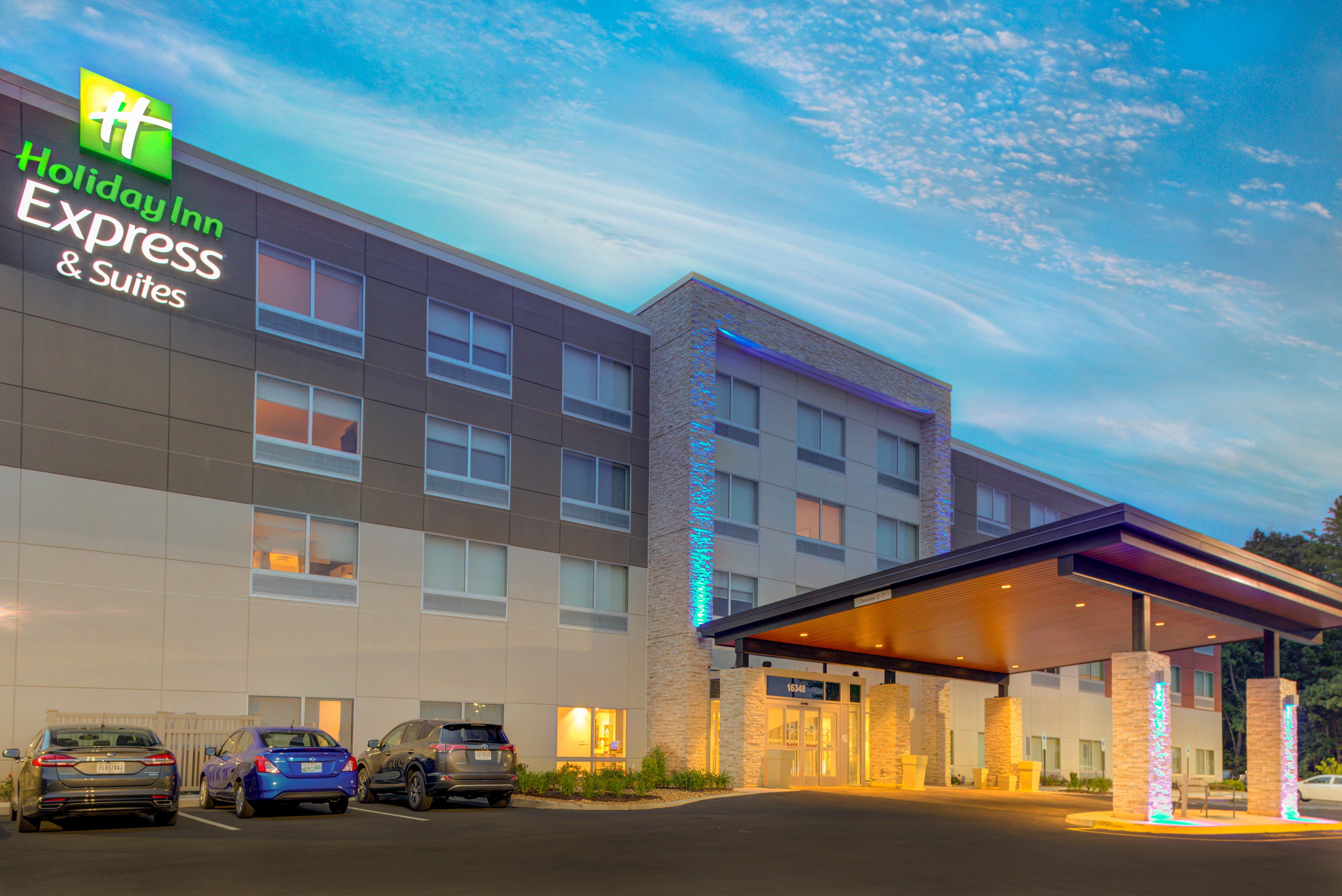 Holiday Inn Express & Suites - King George - Dahlgren By Ihg Alden Екстериор снимка