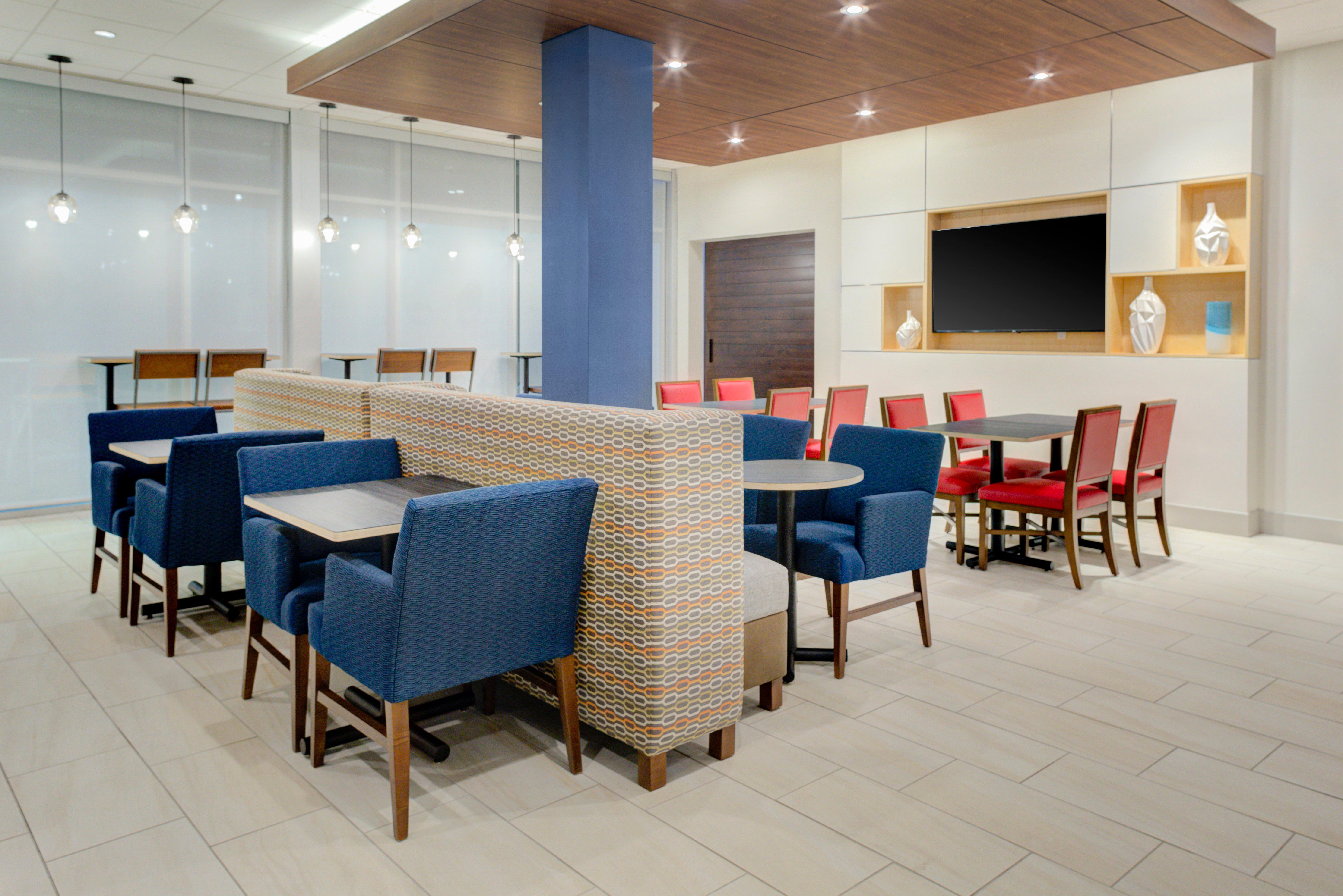 Holiday Inn Express & Suites - King George - Dahlgren By Ihg Alden Екстериор снимка